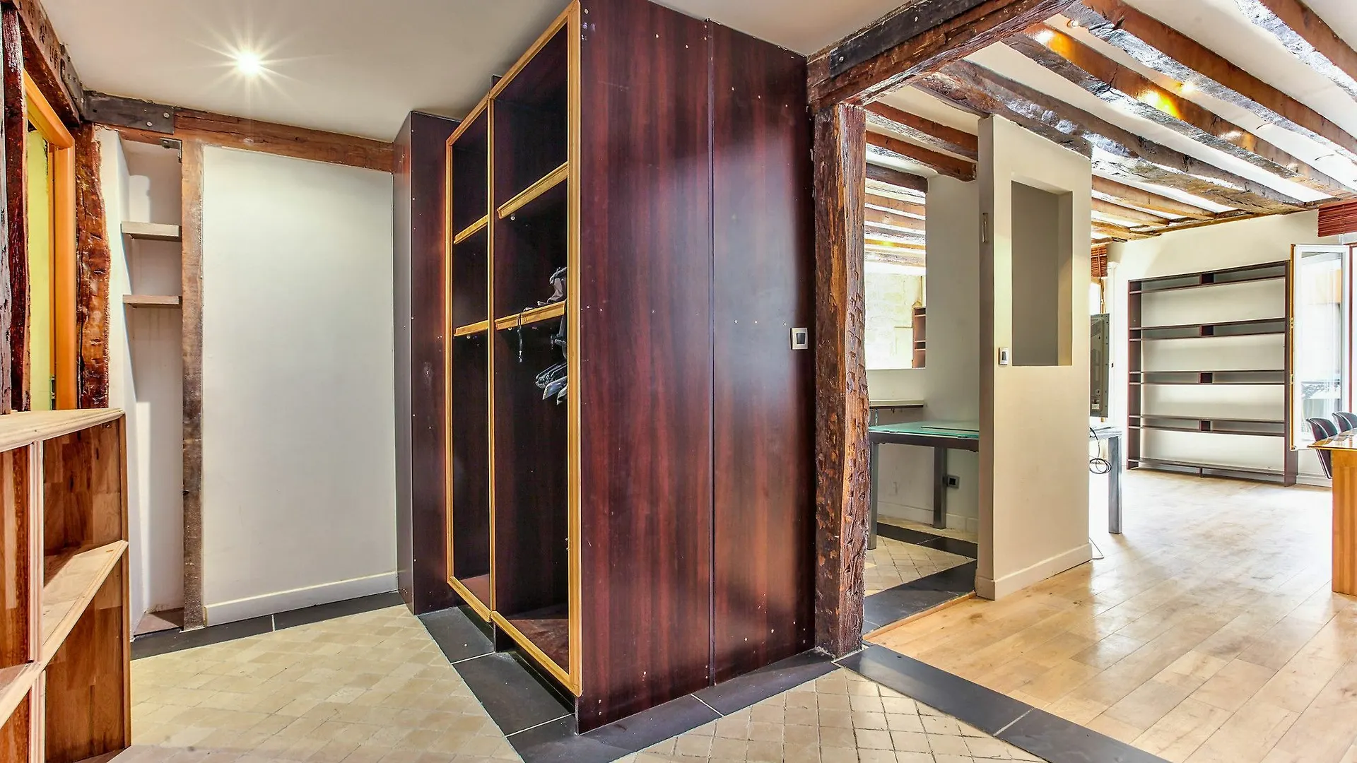 Apartment 43 - Spacious Parisian Flat Of Grands Boulevards *