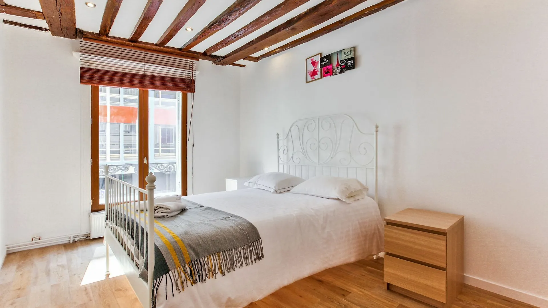 43 - Spacious Parisian Flat Of Grands Boulevards